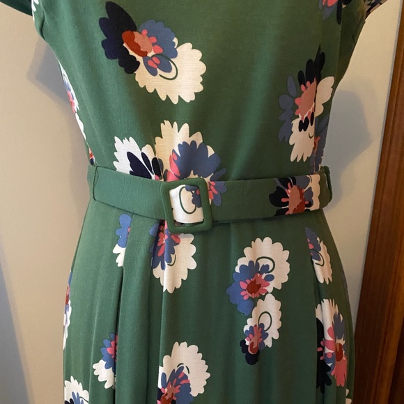 Beautiful Green Boden Knit dress - Picture 3 of 8